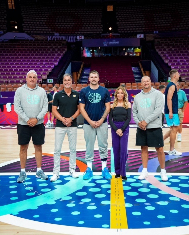 下降, 佩林卡专程, 总经理罗勃 下降, 佩林卡专程, 总经理罗勃