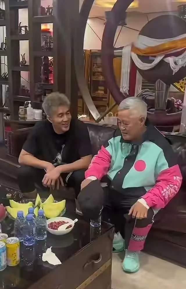 产业, 两人就像是, tenan