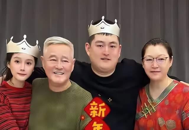 穿绿色冲锋, yid, amp