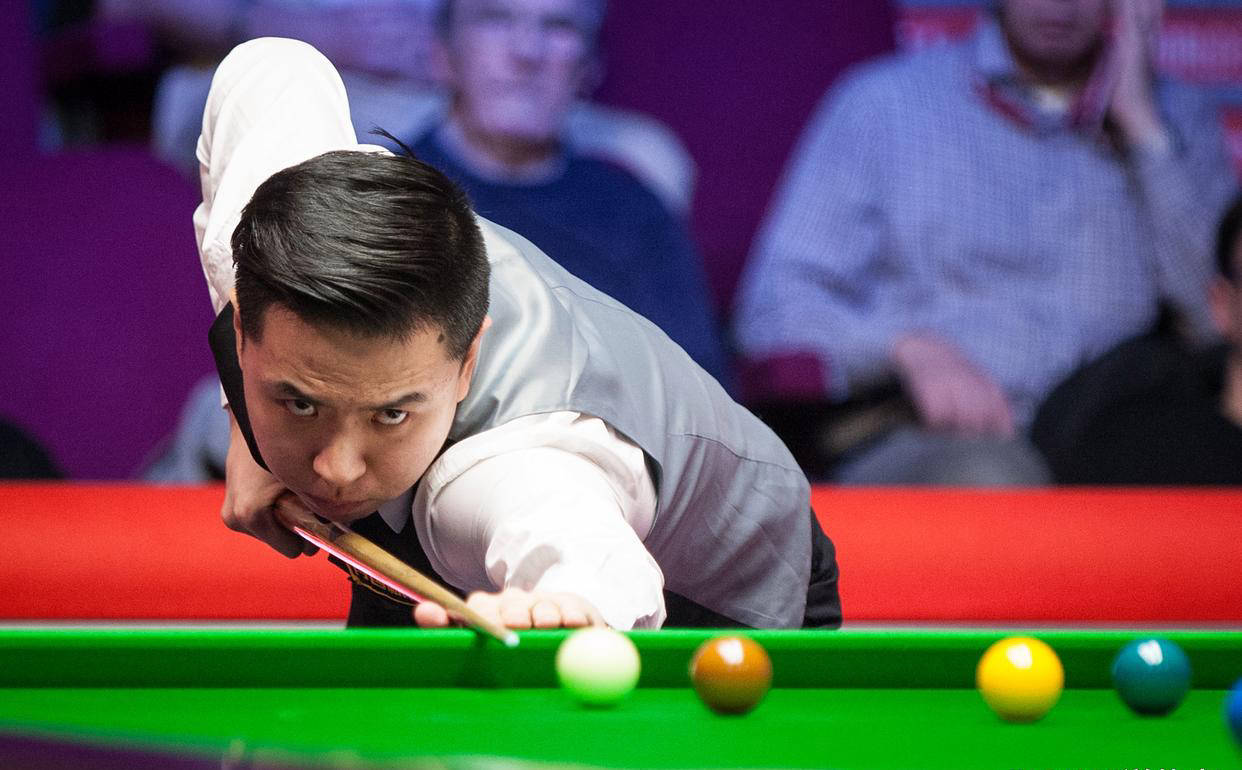 牌球员, 大的对手, 次交手中