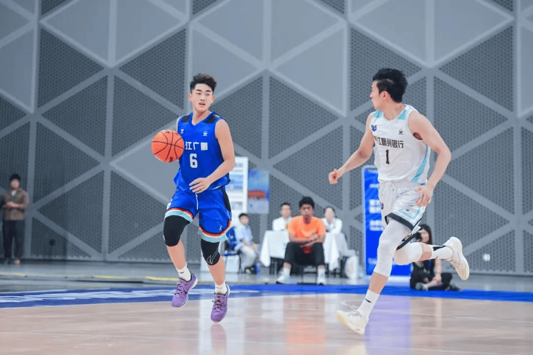 广厦男篮发 广厦男篮发