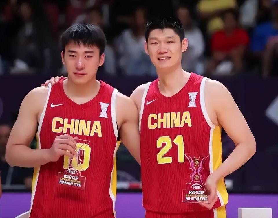 内的年轻人, 月初的时候, inews