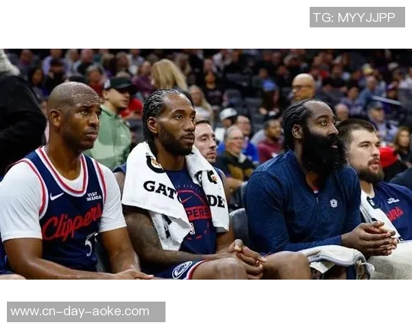 疼爱哈登！小卡又一伤情曝光：足部严峻扭伤+连歇6场暂无回归时间表